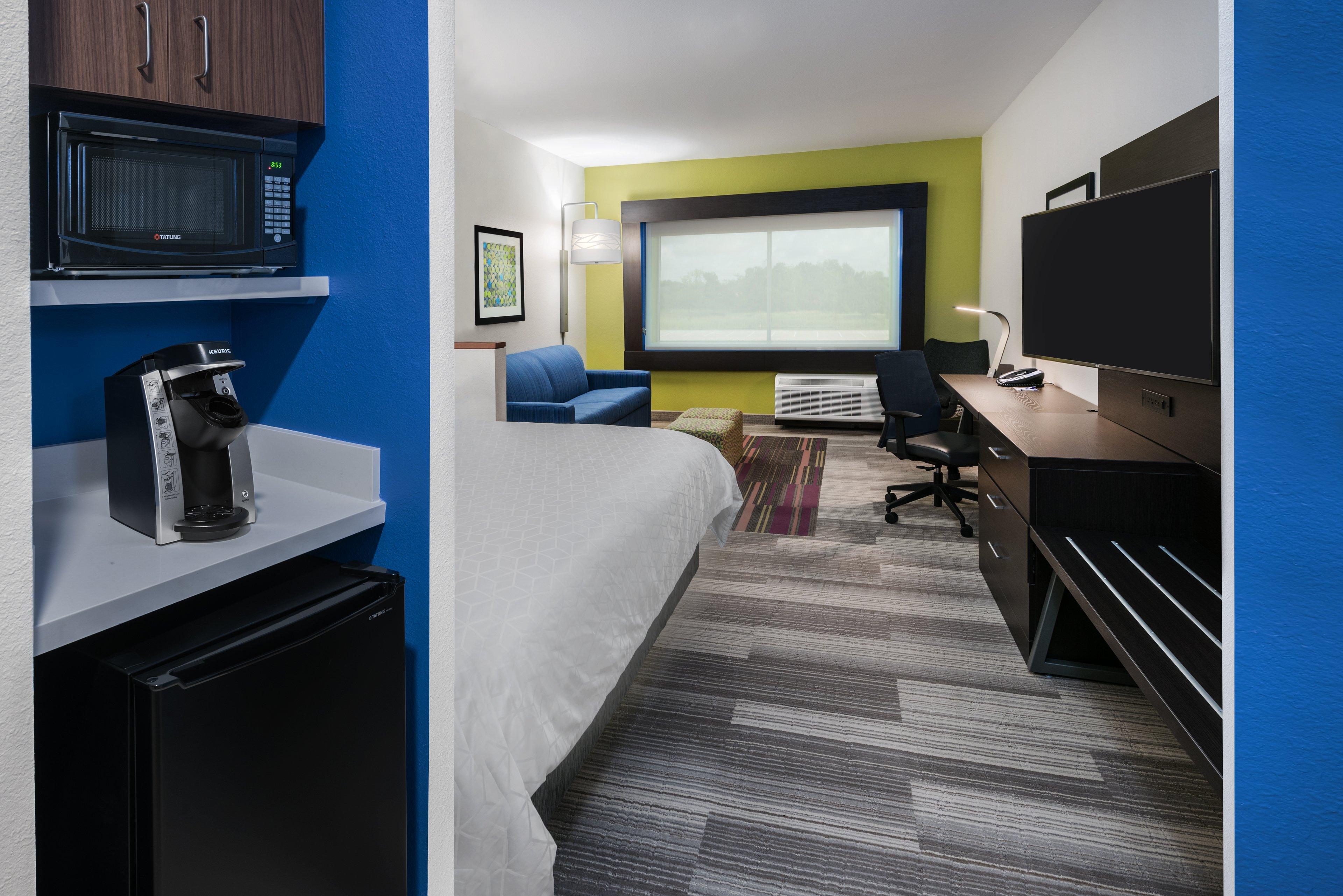Holiday Inn Express & Suites Bryan - College Station By Ihg Exterior photo