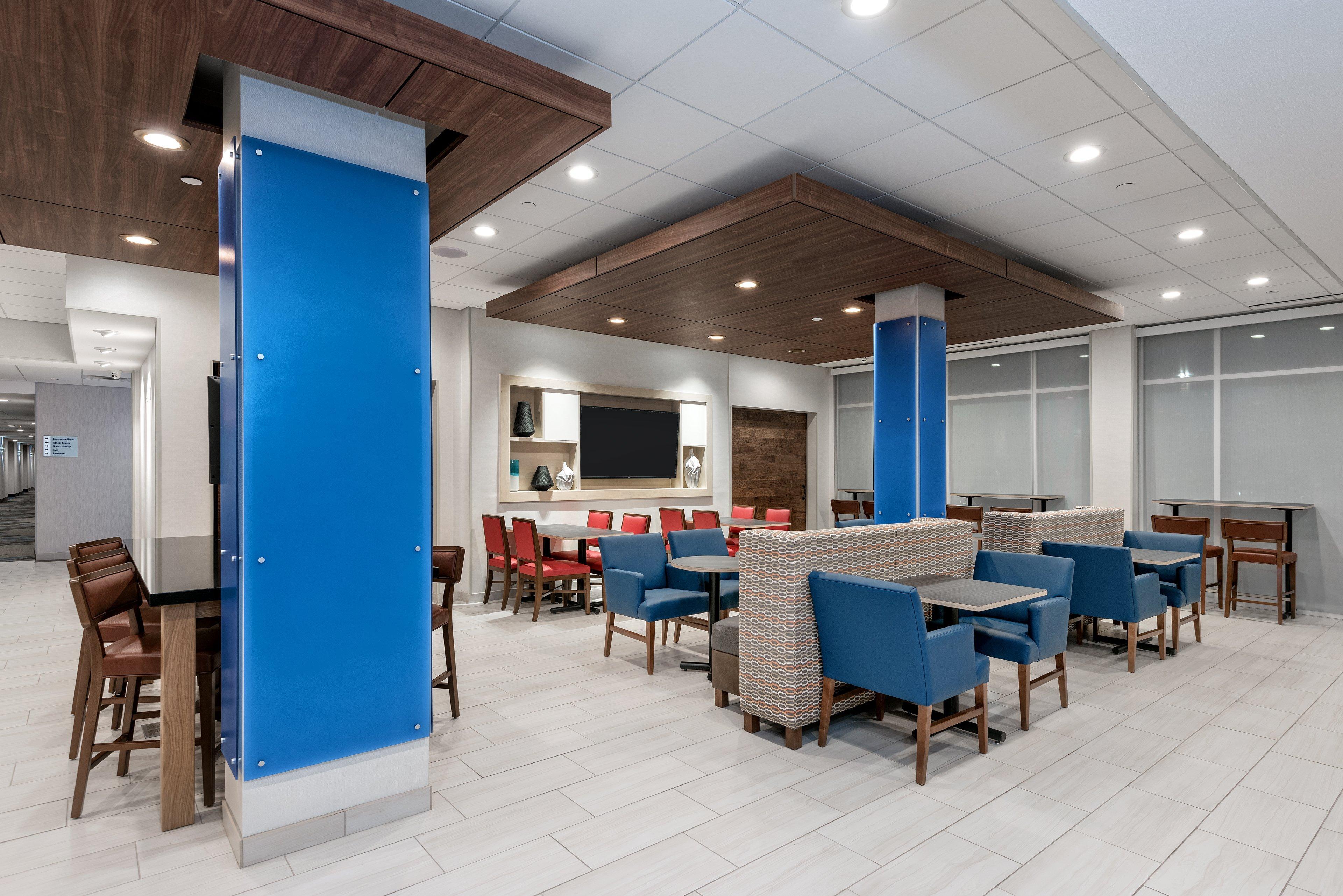 Holiday Inn Express & Suites Bryan - College Station By Ihg Exterior photo