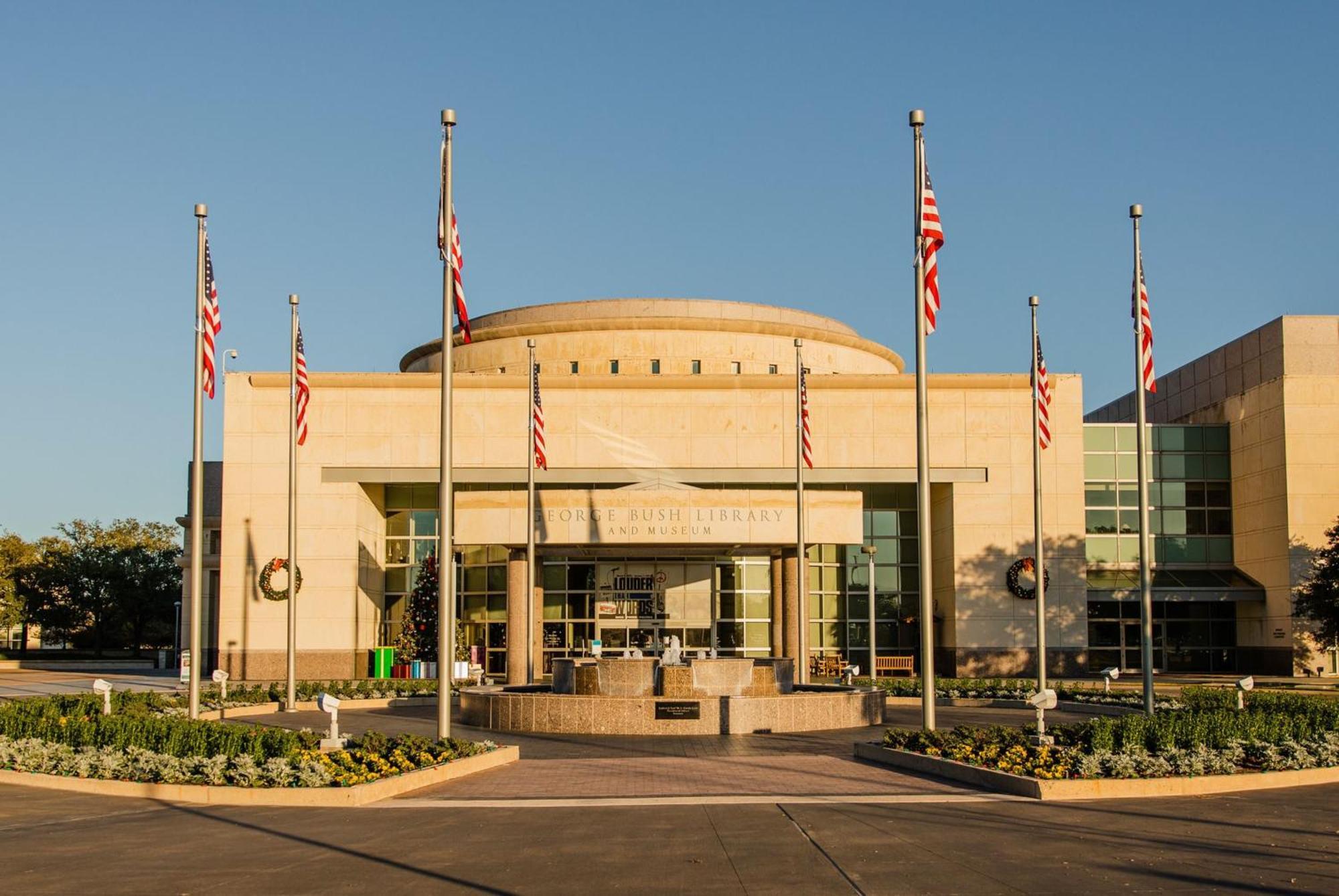 Holiday Inn Express & Suites Bryan - College Station By Ihg Exterior photo